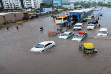 Gujarat Flood गुजरात में बाढ़ से कोहराम