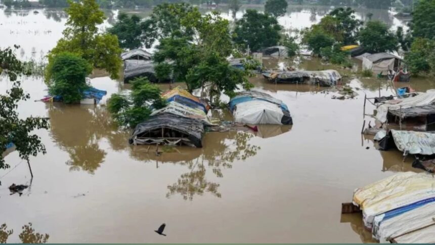 Bihar Flood: नेपाल में भारी बारिश बिहार में तबाही की आशंका।